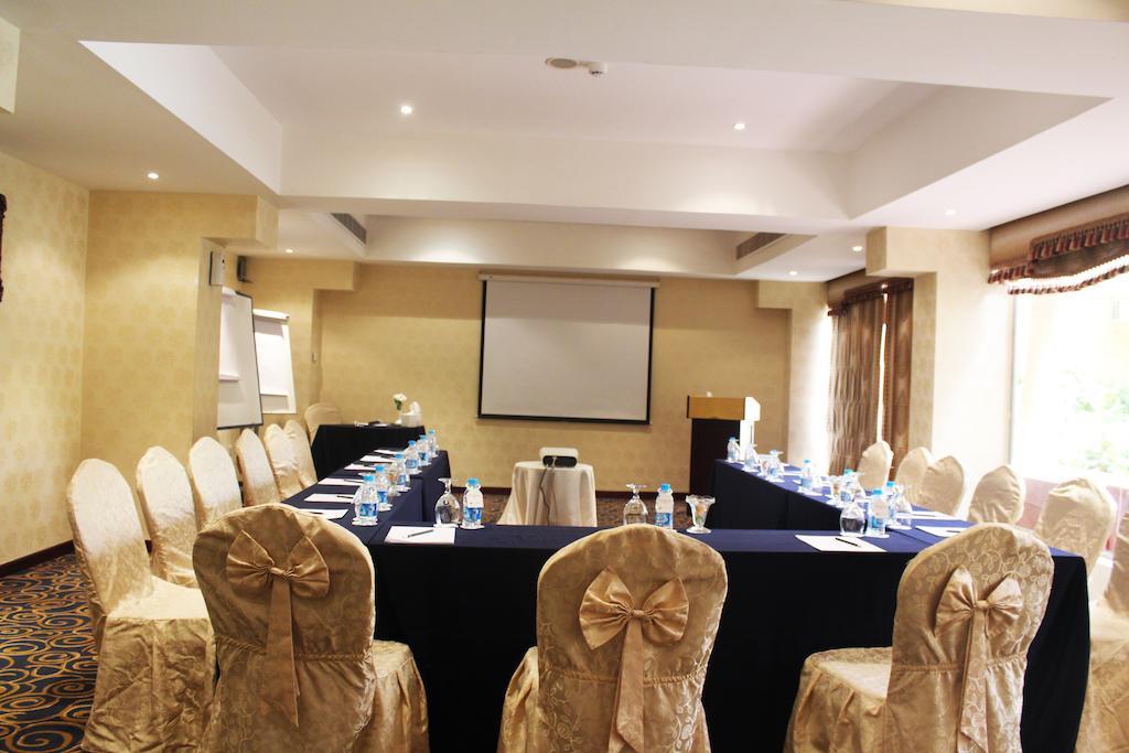 Ramada Riyadh Hotel Eksteriør bilde