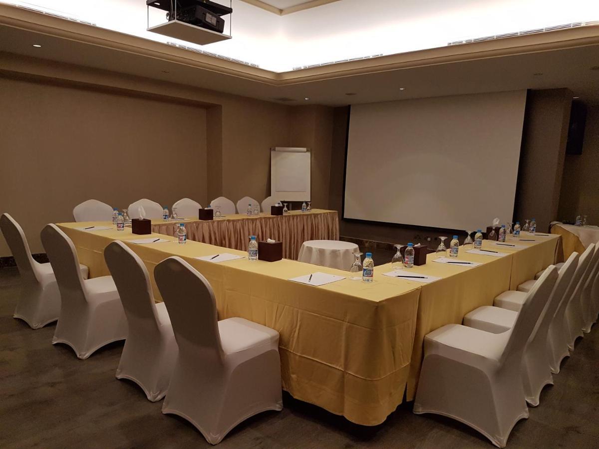 Ramada Riyadh Hotel Eksteriør bilde