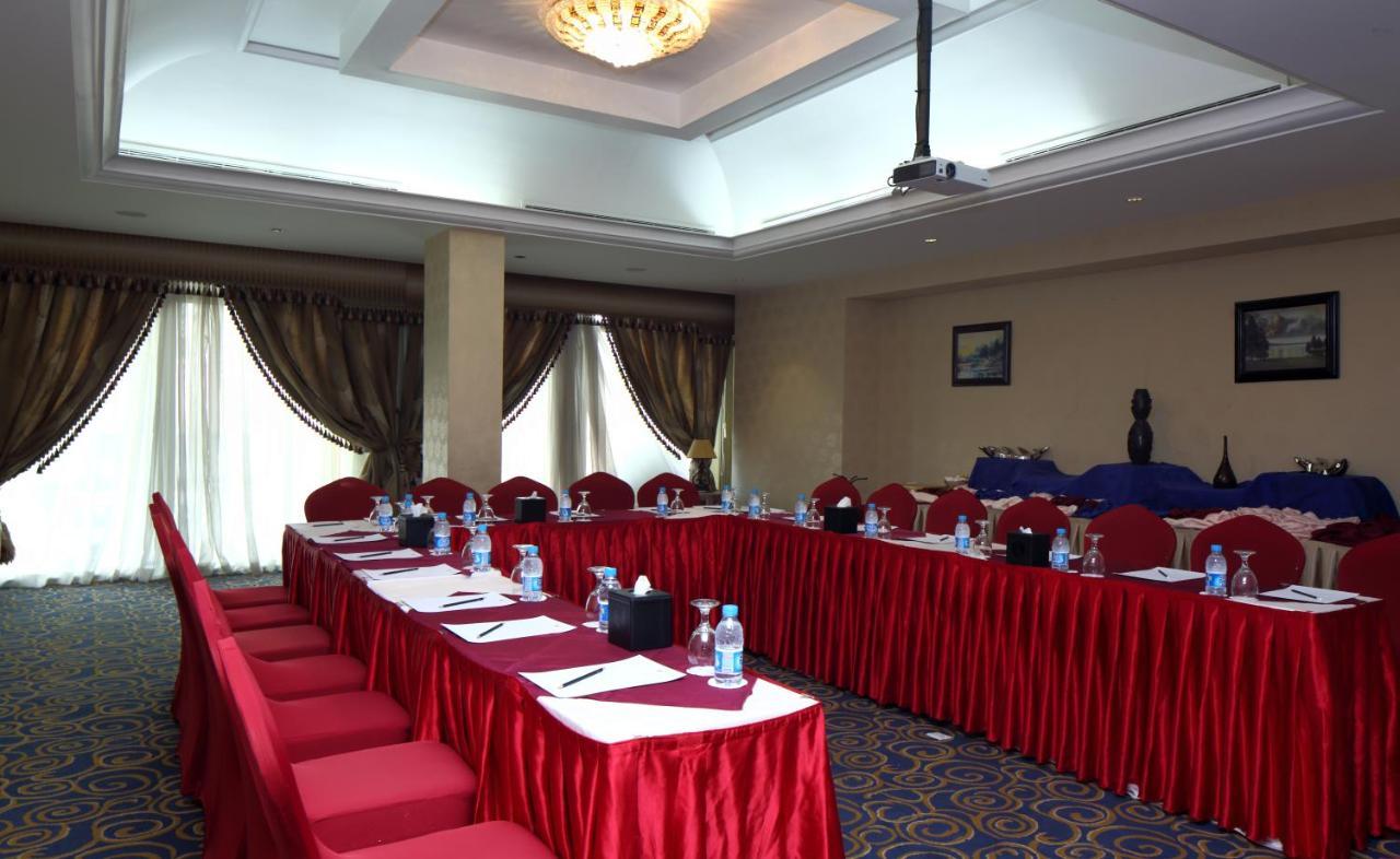 Ramada Riyadh Hotel Eksteriør bilde