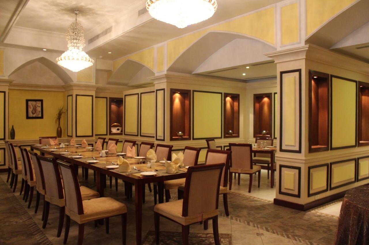 Ramada Riyadh Hotel Eksteriør bilde