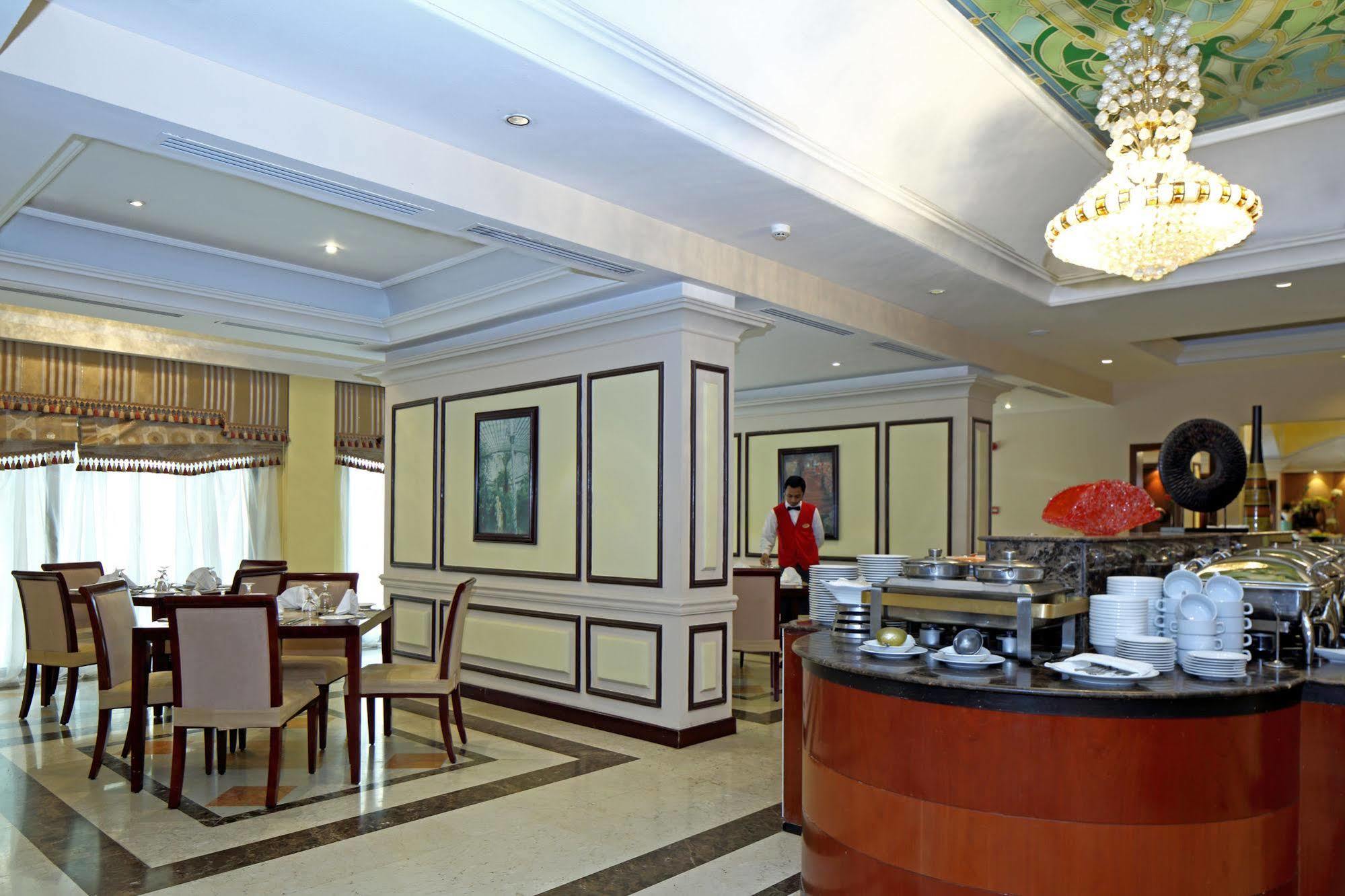 Ramada Riyadh Hotel Eksteriør bilde