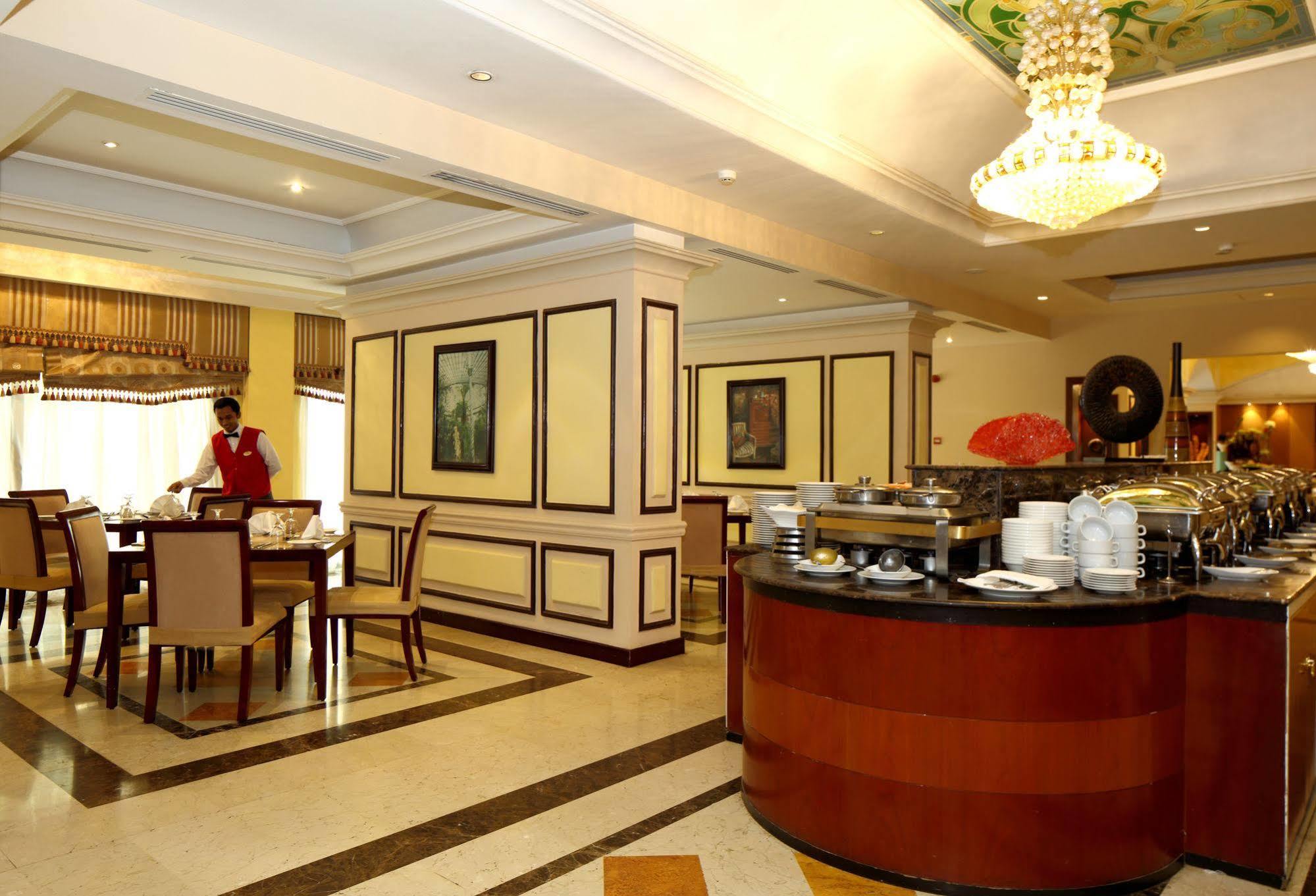 Ramada Riyadh Hotel Eksteriør bilde