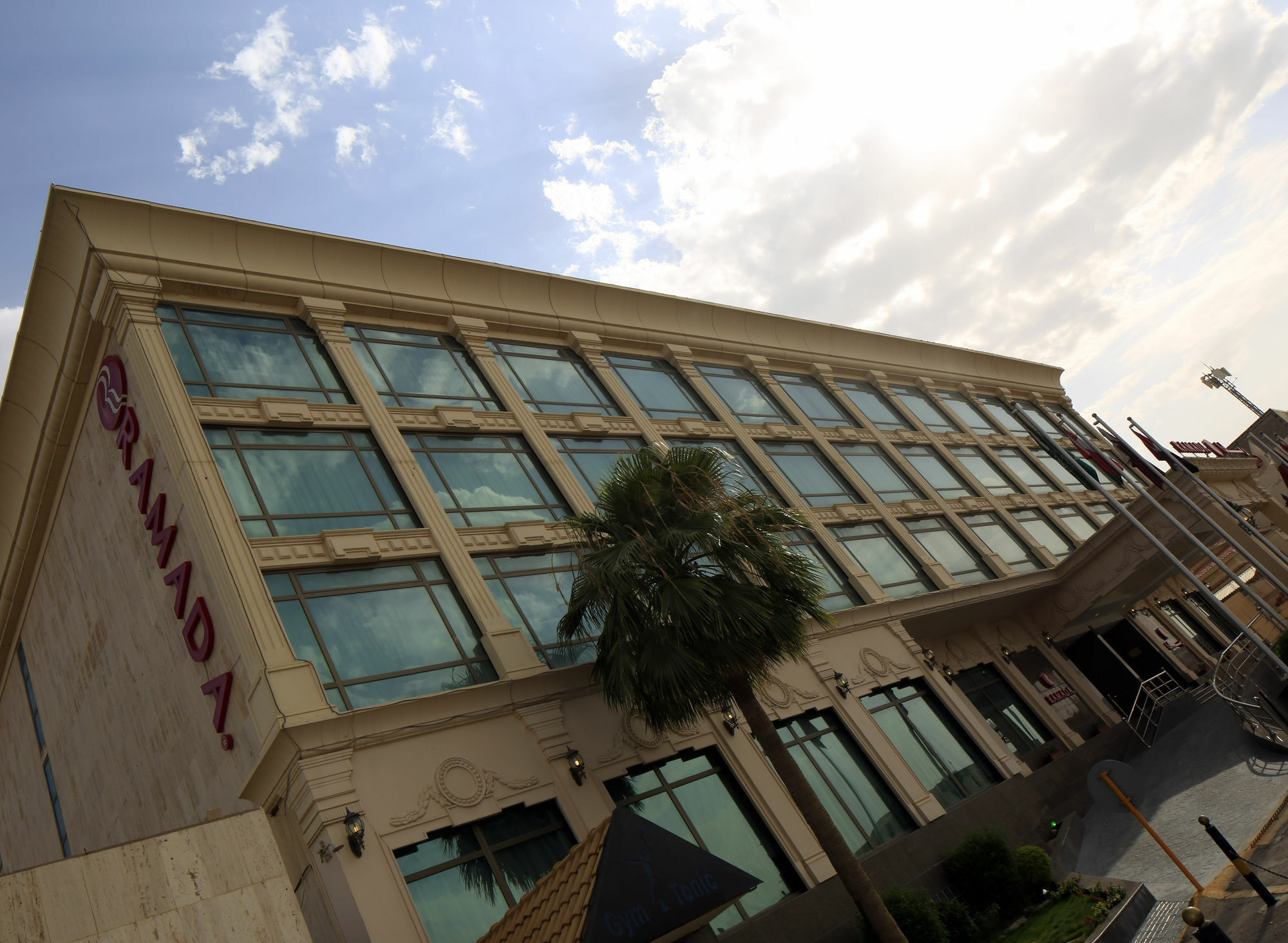Ramada Riyadh Hotel Eksteriør bilde